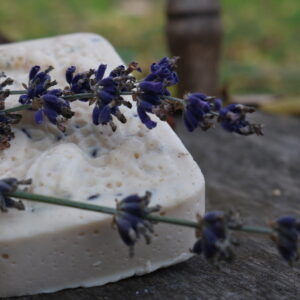 Jabón Artesanal "Rejuvenece" de Leche De Cabra y Jalea Real